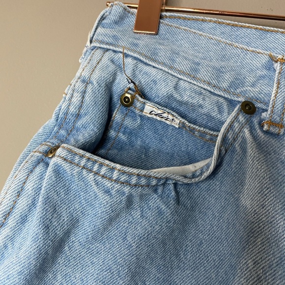Chic Vintage High Rise Jeans Light Blue Women's Size 12 petite - Picture 2 of 7